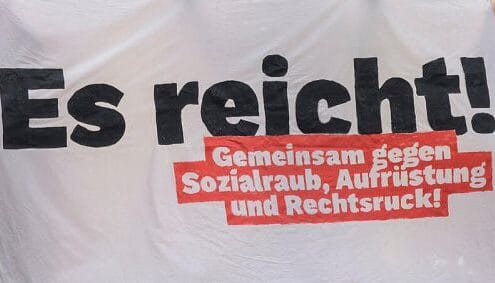 Slogan der Demo am 27. Juli: Es reicht! Gemeinsam gegen Sozialraub, Aufrüstung und Rechtsruck!